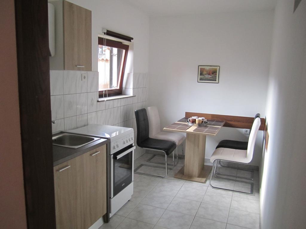 Villa Helena Пула Екстериор снимка